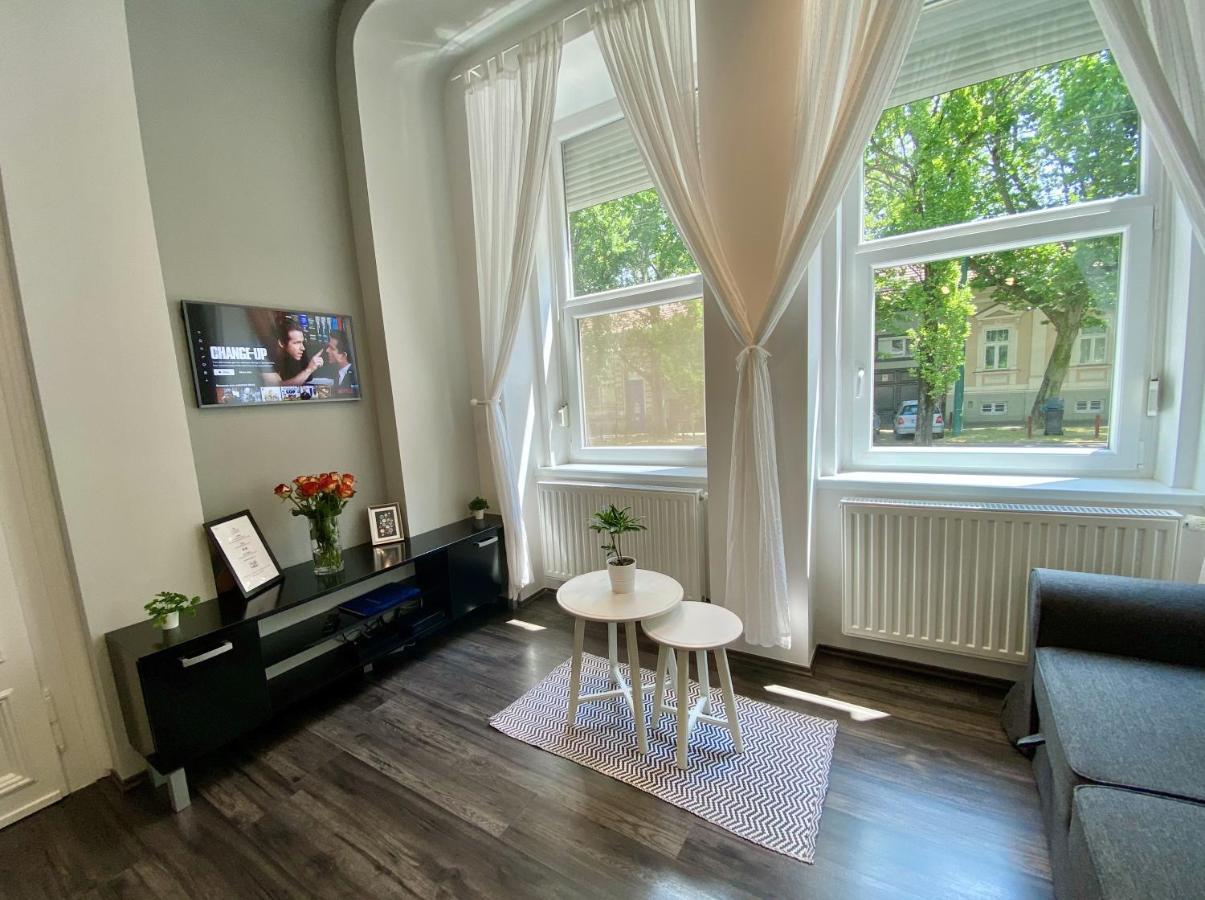 Art Apartment Szeged Eksteriør bilde