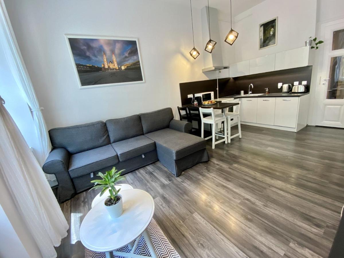 Art Apartment Szeged Eksteriør bilde